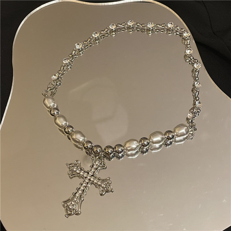 Venta al por mayor Collar de cruz de diamante hueco de aleación